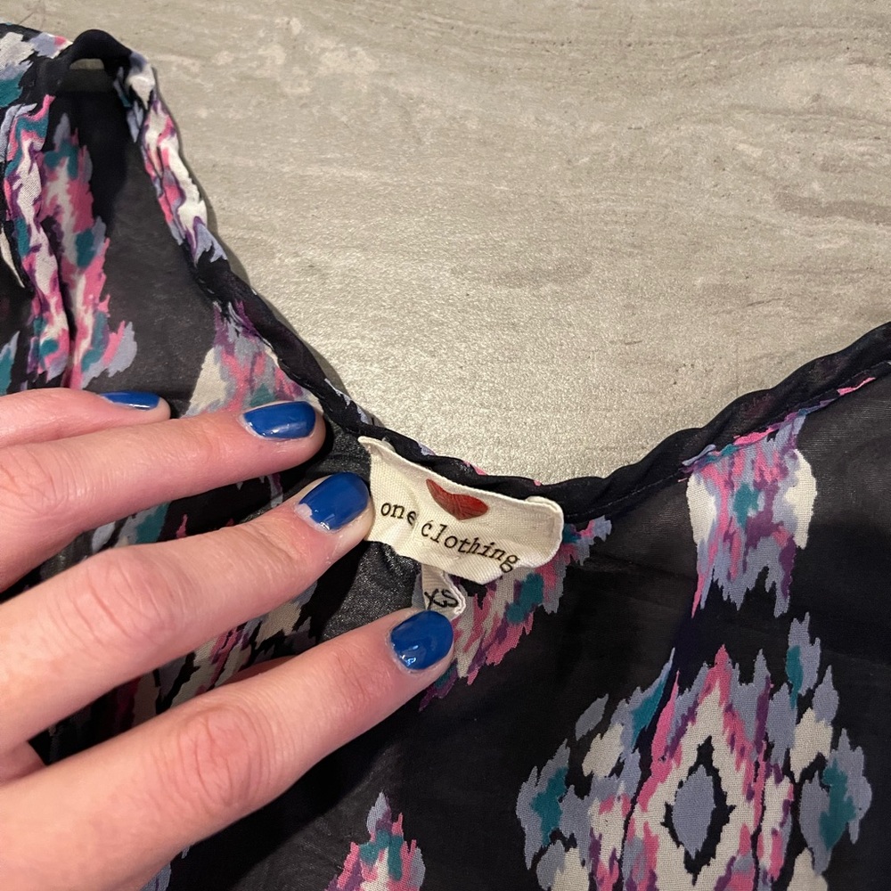 Sheer Aztec tank top - Picture 2 of 2